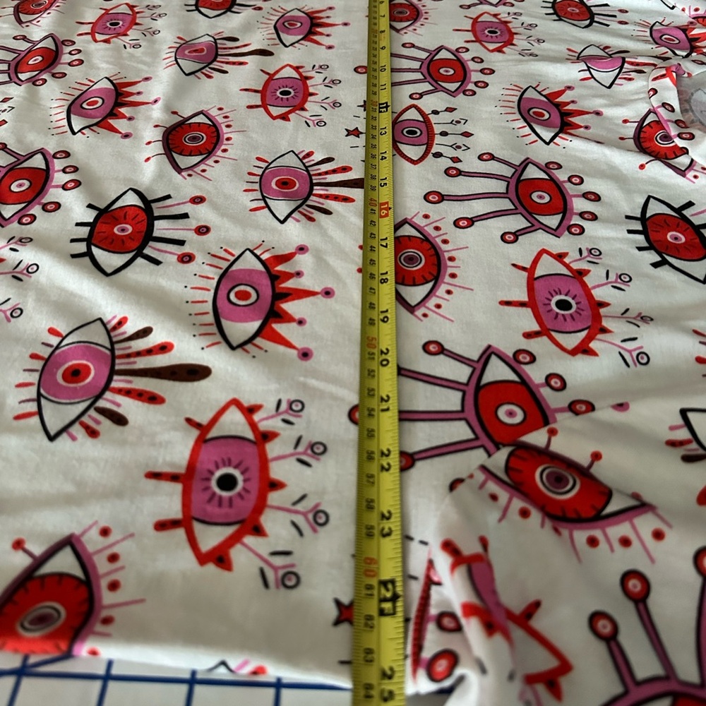 Eye Pattern Graphic Tee - Picture 6 of 6